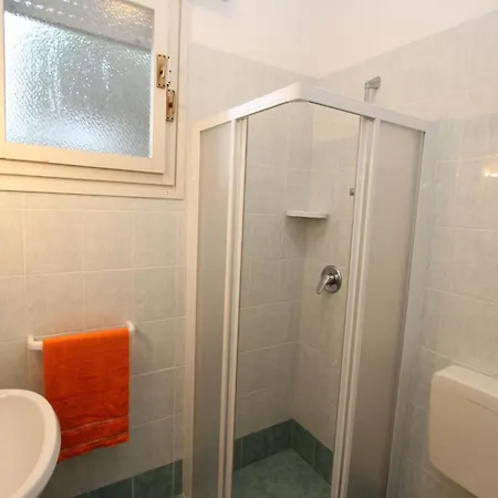 Rowhouse With Private Garden וילה